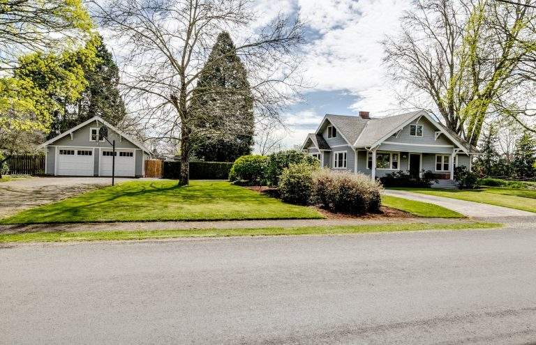 River Road Neighborhood Eugene nice home with detached two car garage