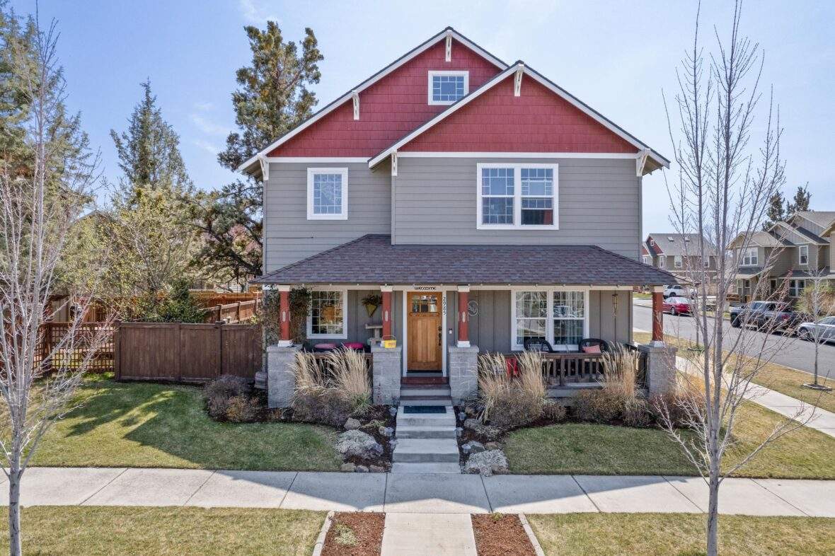 home in mountain view neighborhood in bend oregon front view